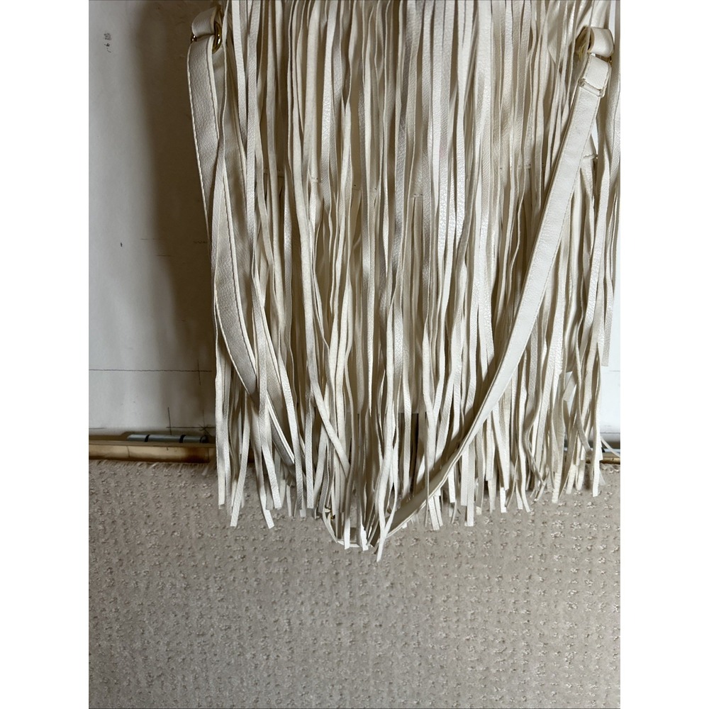 Big Fringe Handbag With Crossbody Strap Y2K Ivory White With Gold Accents - Picture 5 of 8